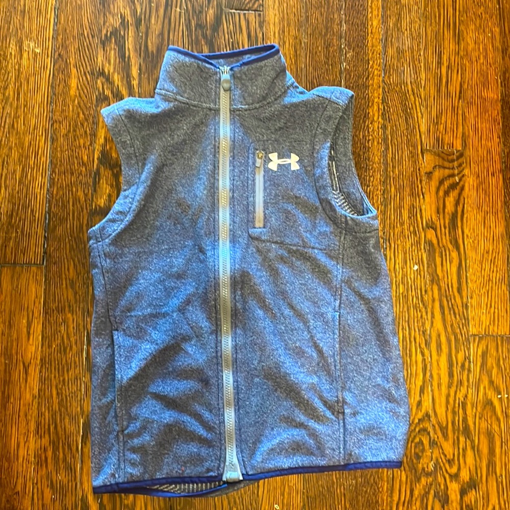 Youth under armor M vest